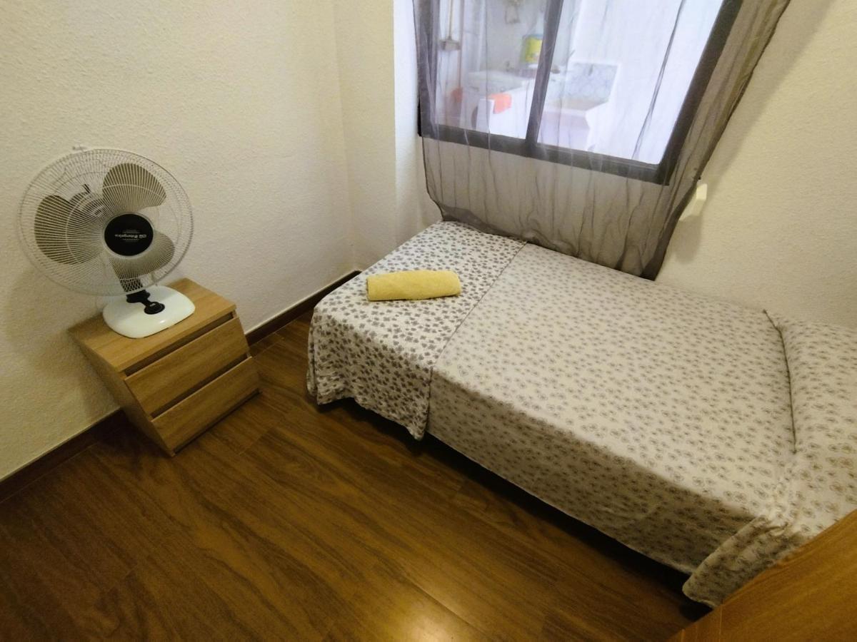 Sunny Flat With Huge Terrace! Close Downtown! Alicante Bagian luar foto